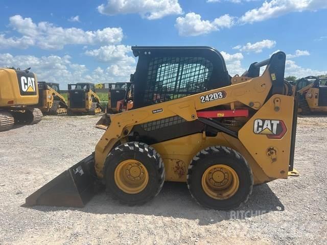 CAT 242D3 Гуми