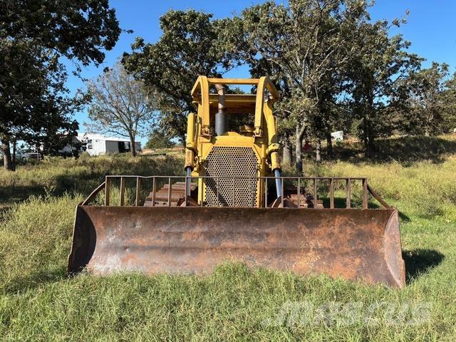 CAT D6D Верижни булдозери
