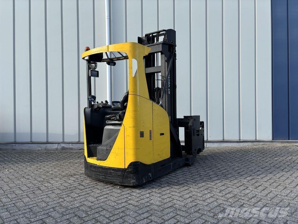BT VRE150 Ретрак/ Високоповдигач с изместване на вилката напред