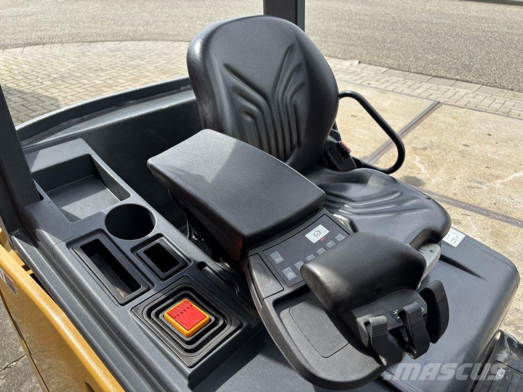 CAT 2ET4000 Електрически вилични кари-повдигачи