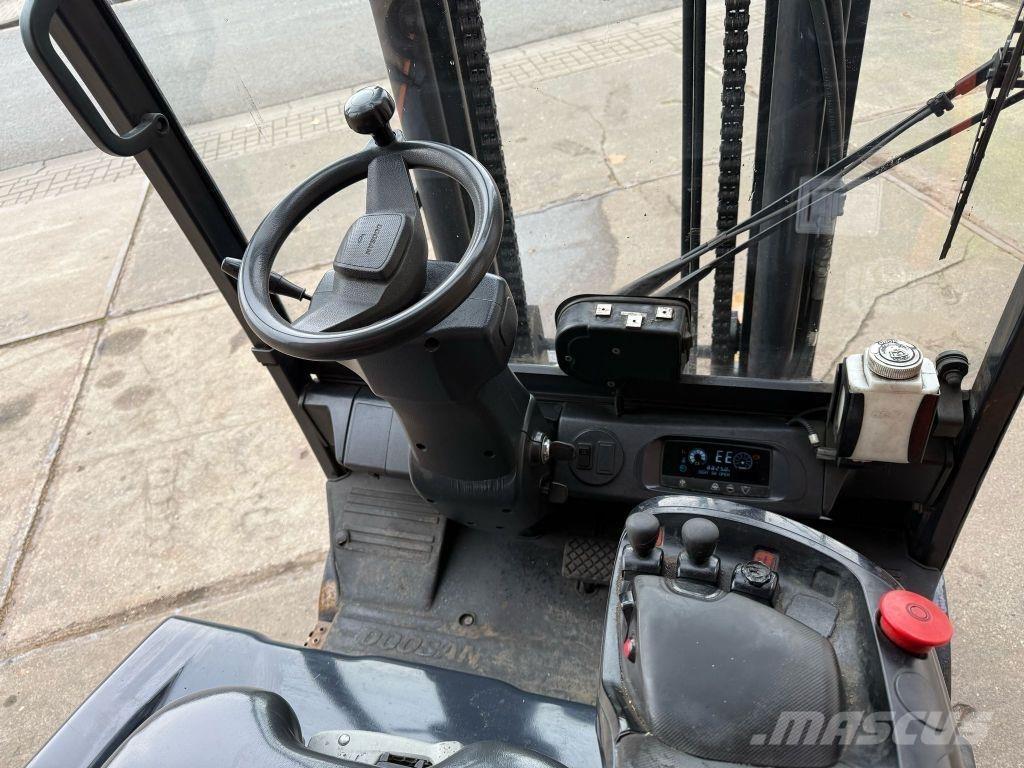 Doosan B35X-7 Електрически вилични кари-повдигачи