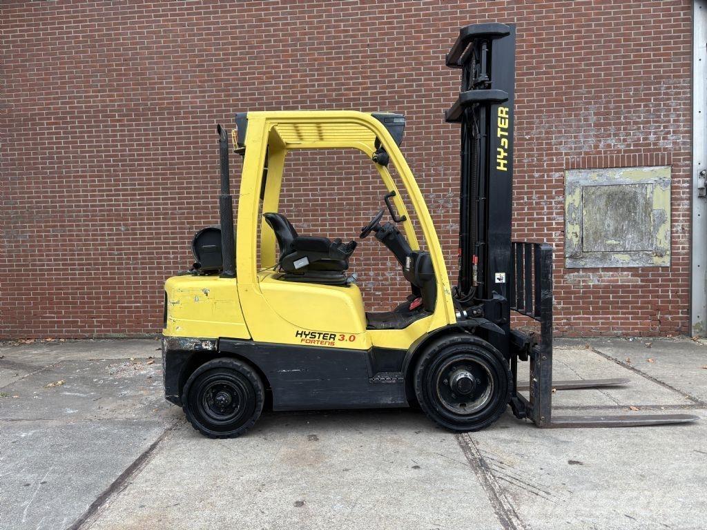 Hyster H3.0FT Камиони с АГУ