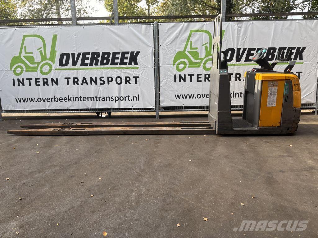 Jungheinrich ECE230 Самоходни товарачи