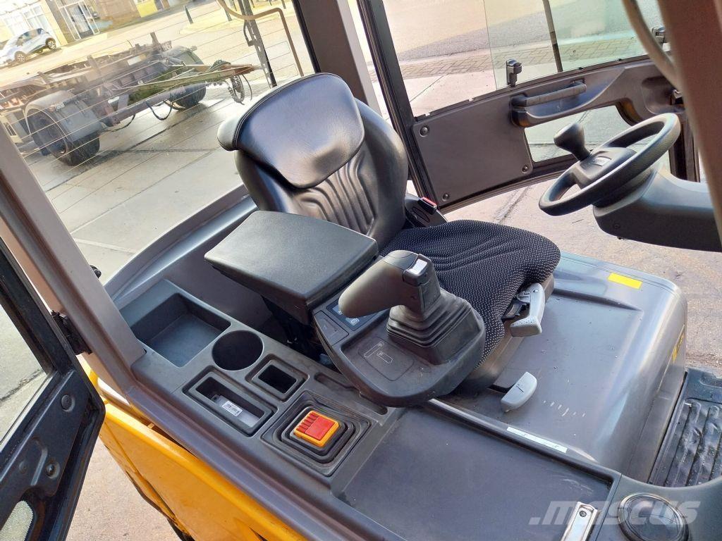 Jungheinrich EFG 320 Електрически вилични кари-повдигачи