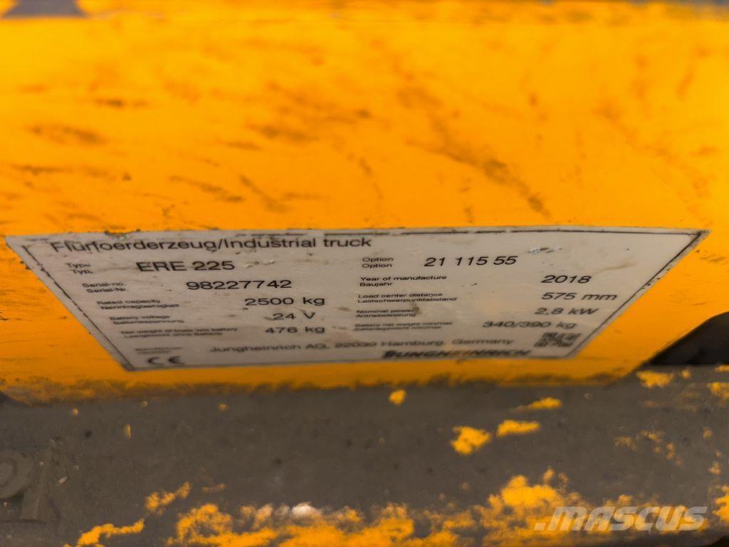 Jungheinrich ERE 225 Самоходни товарачи