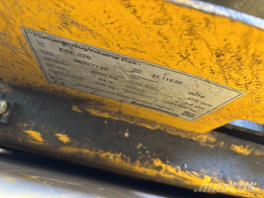 Jungheinrich ERE 225 Самоходни товарачи