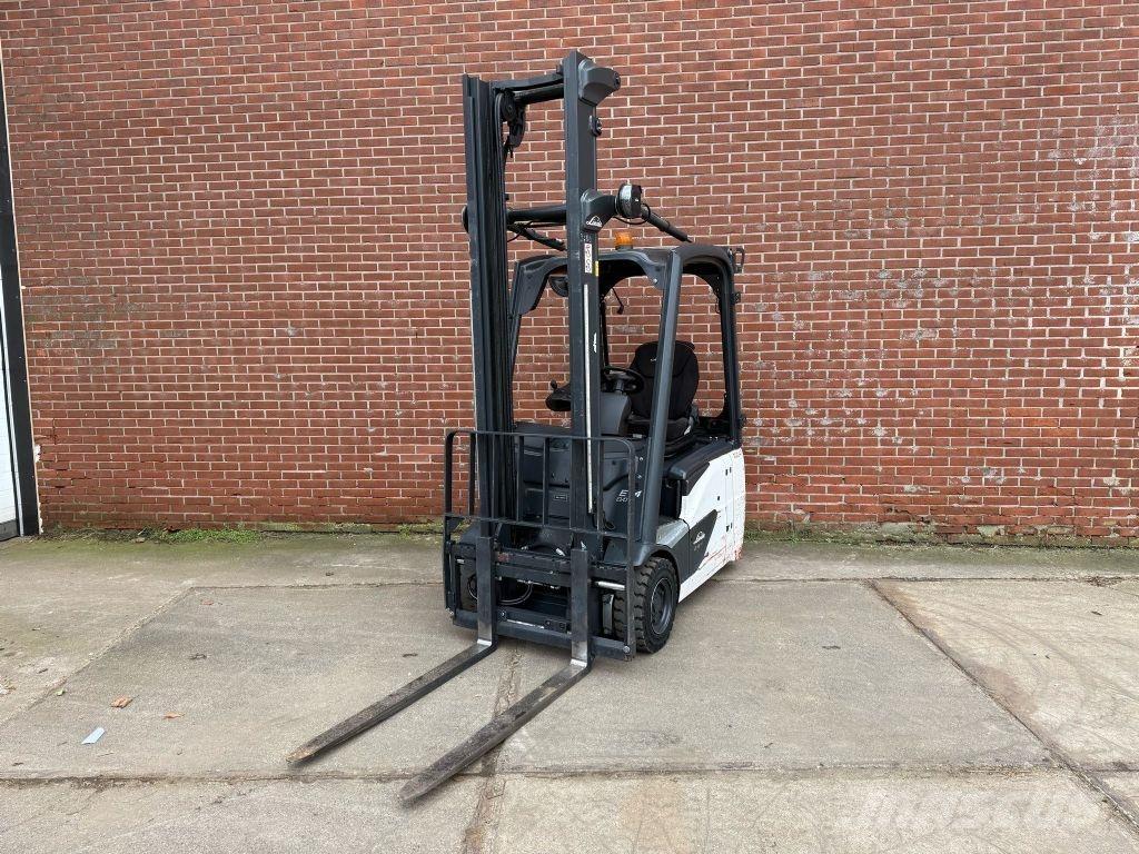 Linde E14-02 Електрически вилични кари-повдигачи