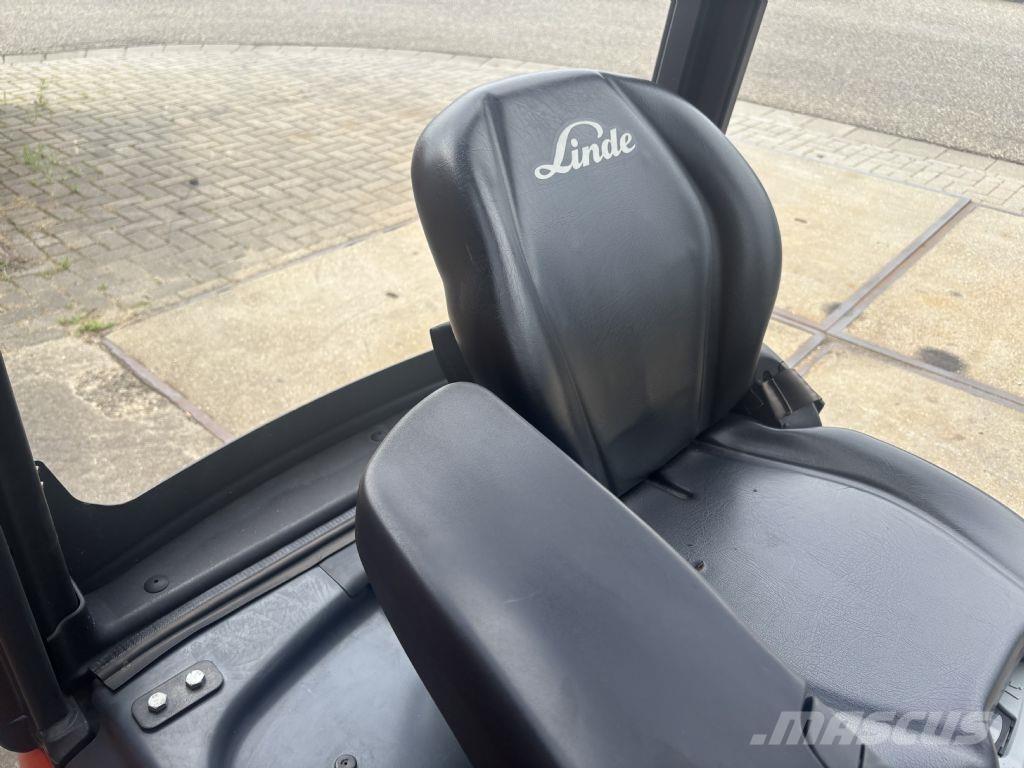 Linde E15-02 Електрически вилични кари-повдигачи