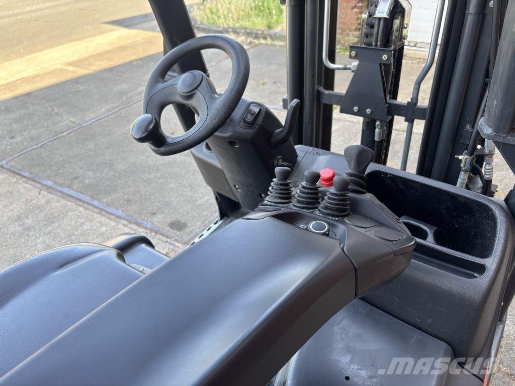 Linde E16C-02 Електрически вилични кари-повдигачи