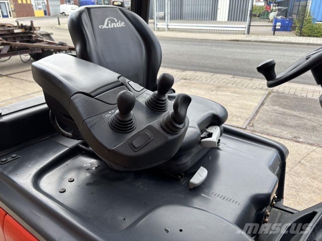 Linde E18PH-02 Електрически вилични кари-повдигачи