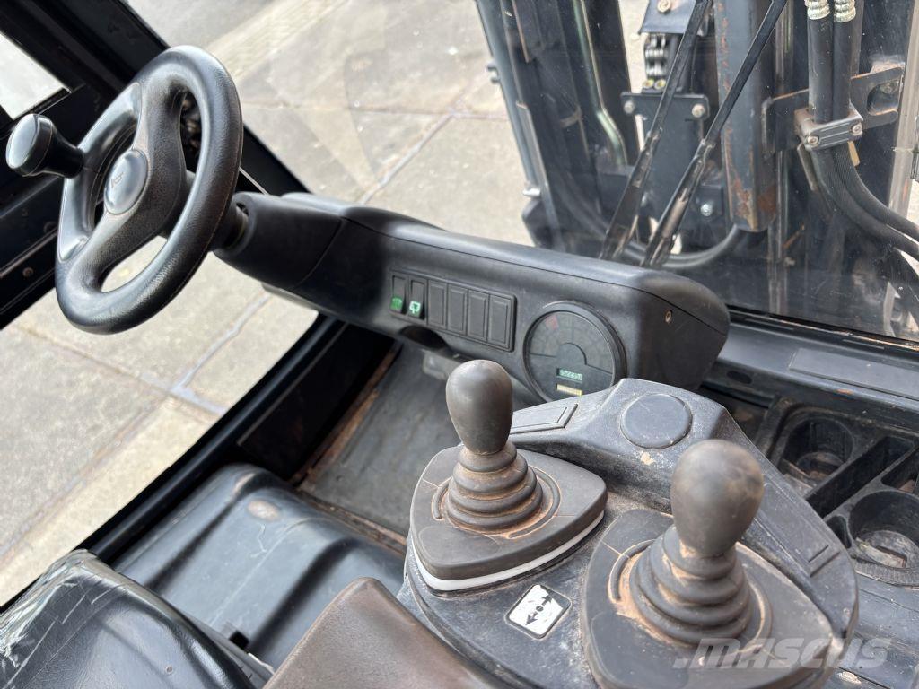 Linde E25 / 02 Електрически вилични кари-повдигачи