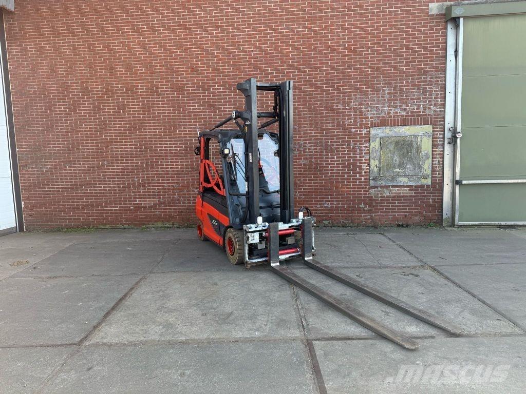 Linde E30-01 Електрически вилични кари-повдигачи