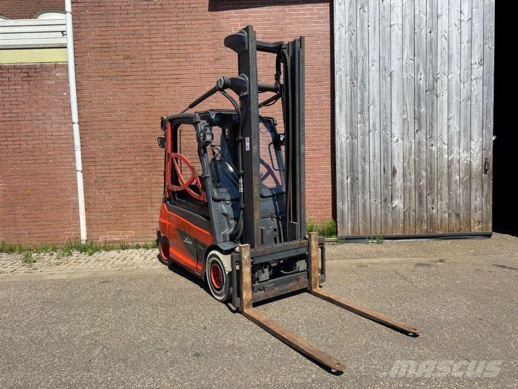 Linde E30-01 Електрически вилични кари-повдигачи