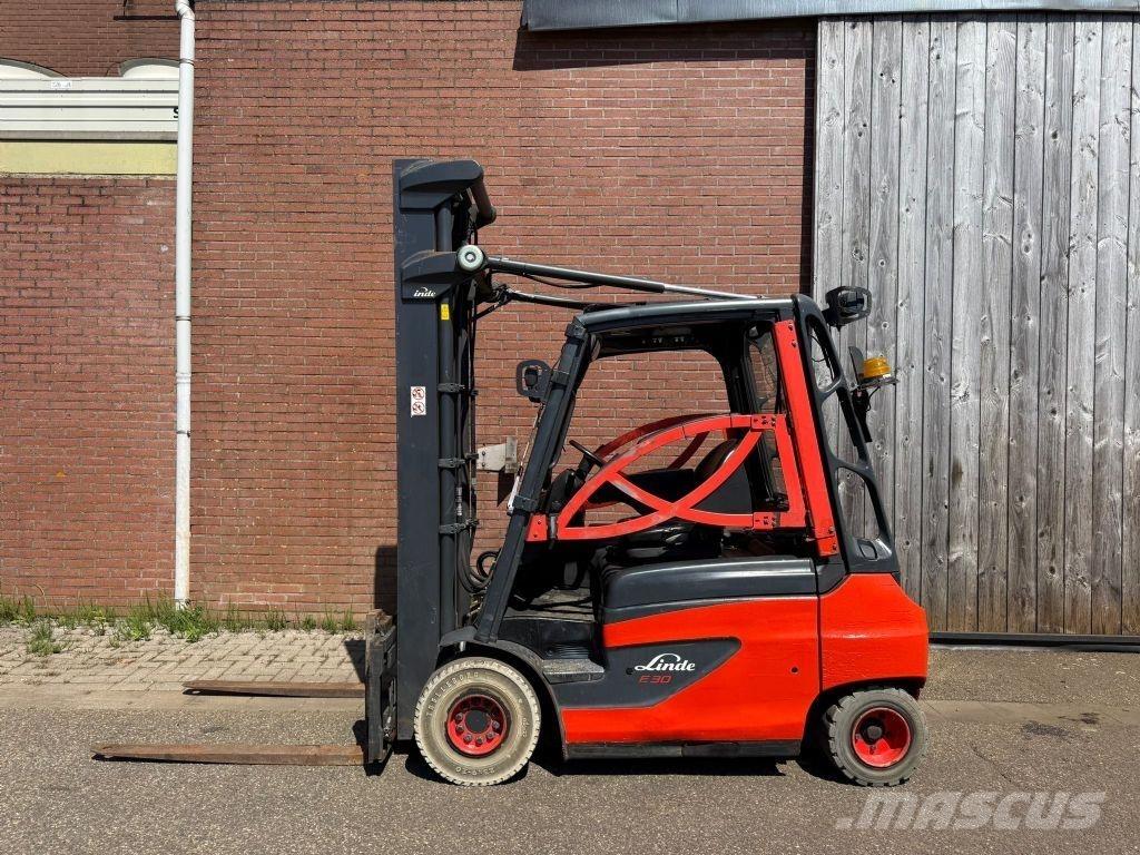 Linde E30-01 Електрически вилични кари-повдигачи
