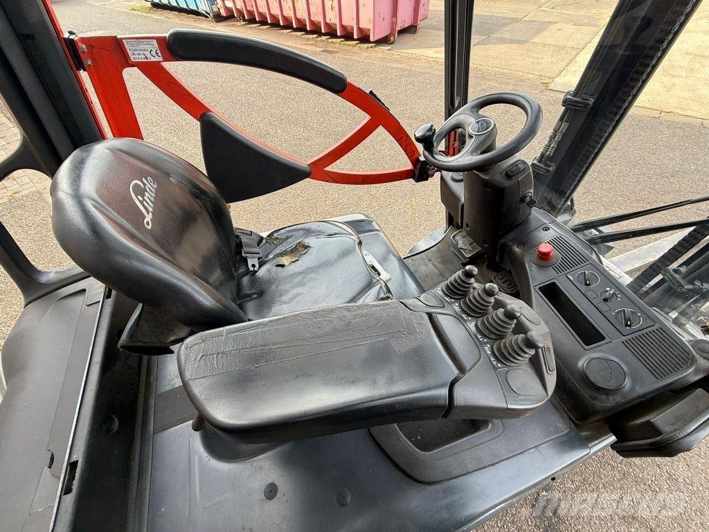 Linde E30-01 Електрически вилични кари-повдигачи