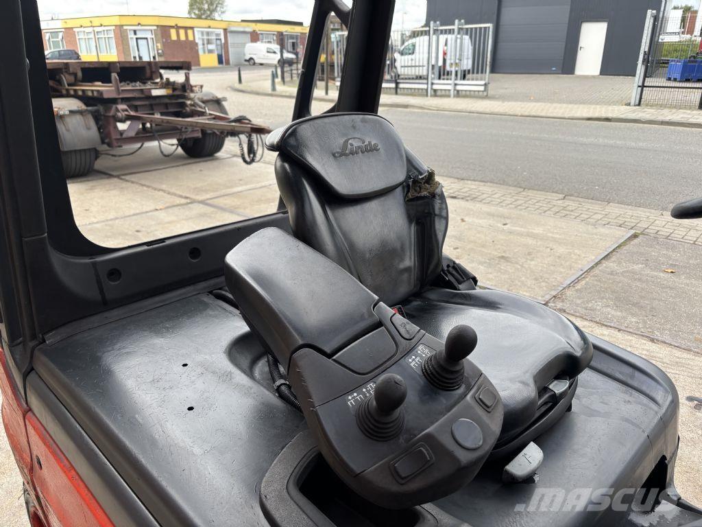 Linde E30L-01 Електрически вилични кари-повдигачи