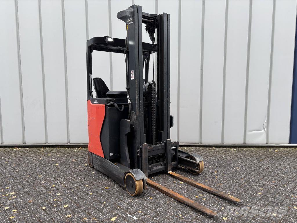 Linde R12B-01 Ретрак/ Високоповдигач с изместване на вилката напред