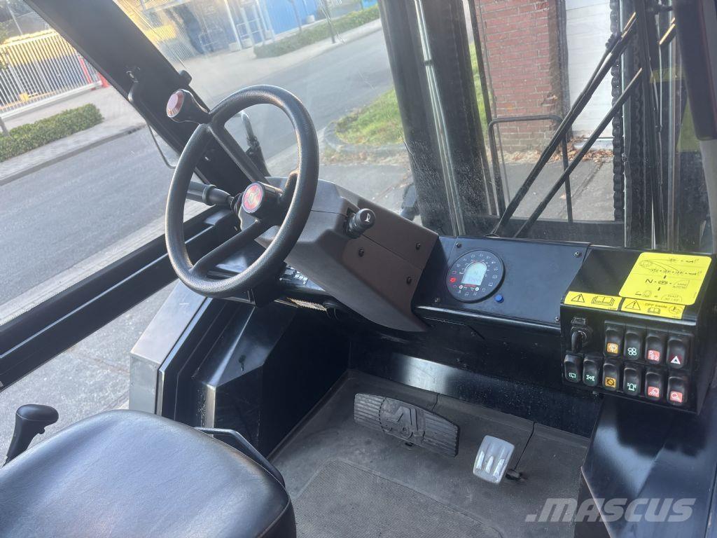 Manitou M30-4 Камиони за херавни местности