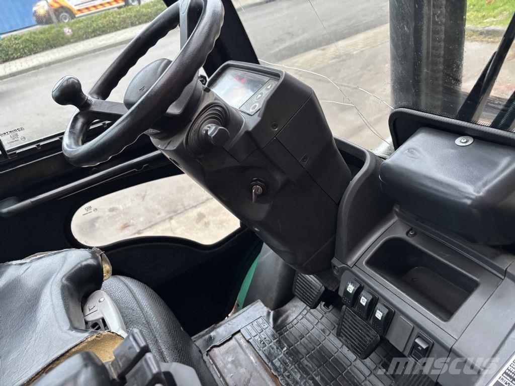 Mitsubishi FD25NT Дизелови камиони