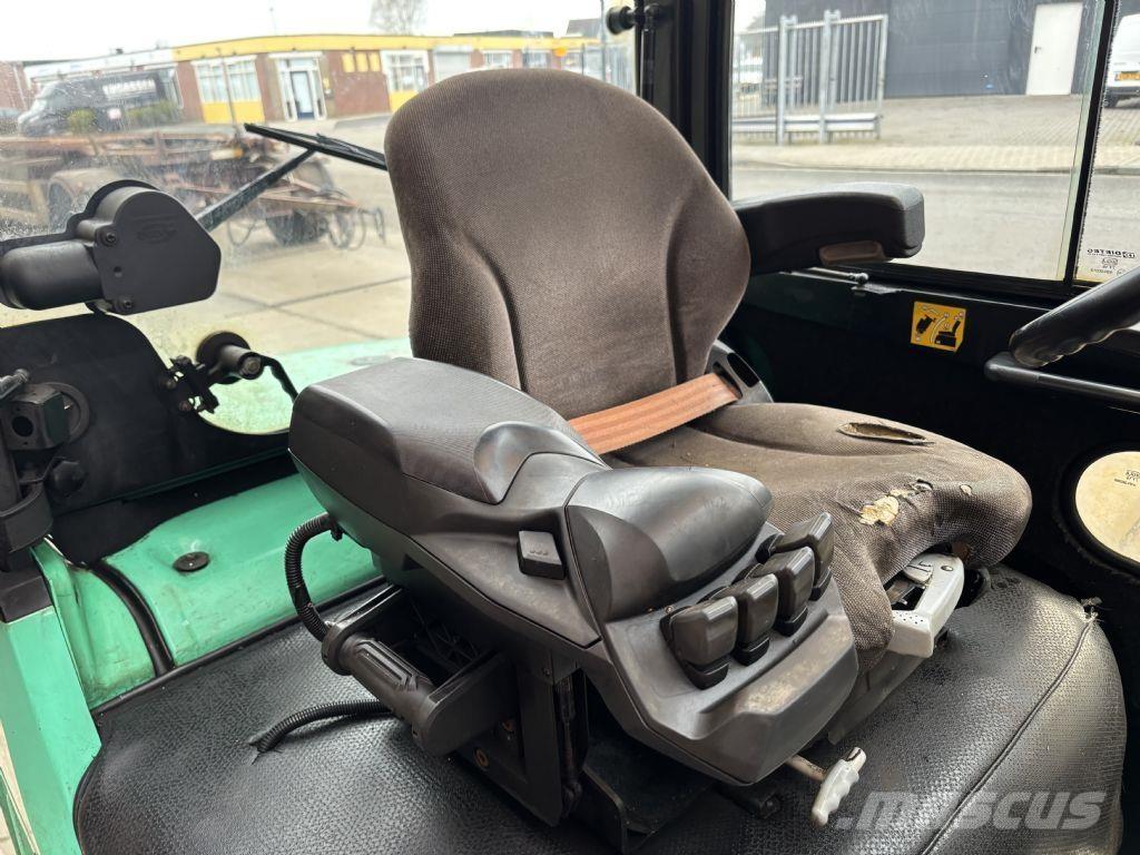 Mitsubishi FD35N Дизелови камиони