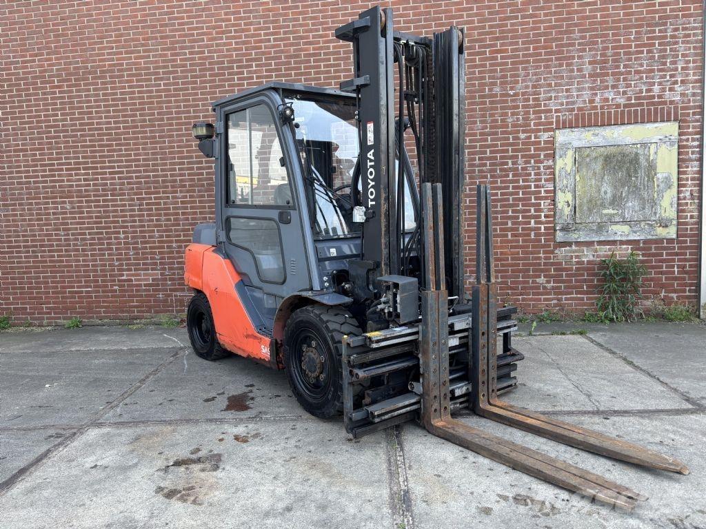 Toyota 40- 8FD40N Дизелови камиони