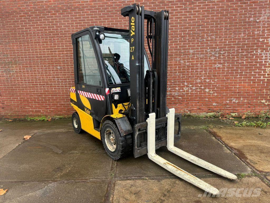 Yale GLP30VX Камиони с АГУ