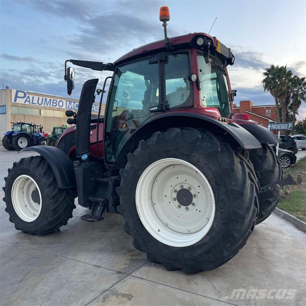 Valtra N174 Трактори
