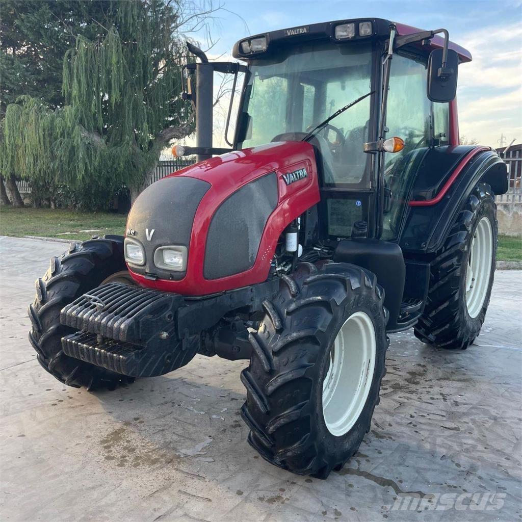 Valtra N92 Трактори