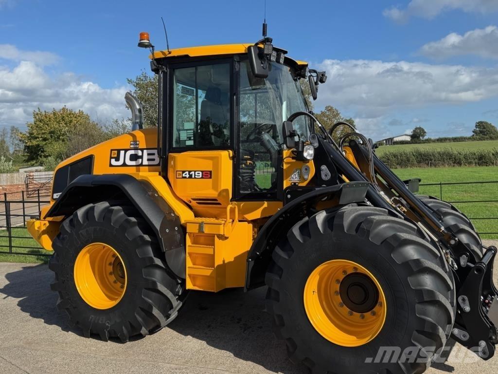 JCB 419S Трактори