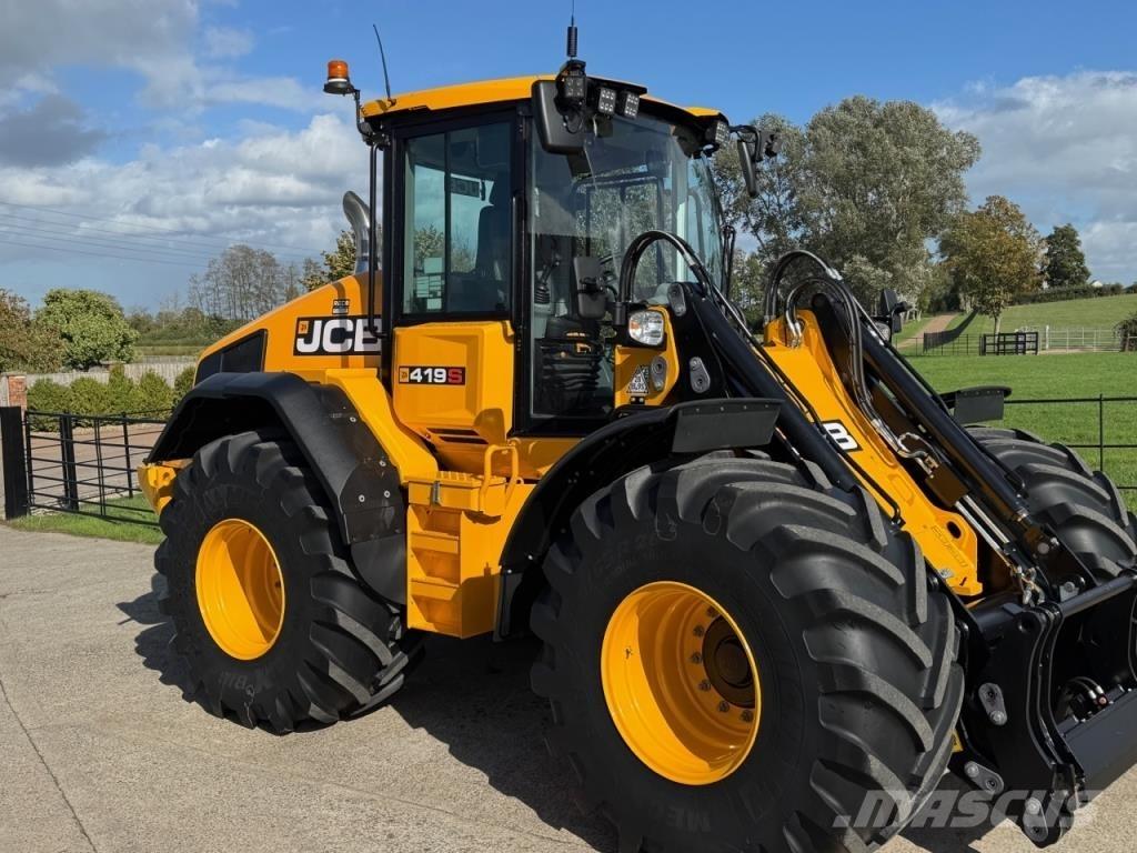 JCB 419S Трактори