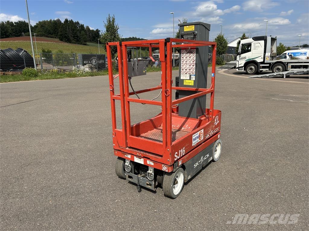 SkyJack SJ16 Компактни самоходни стрелови подемници
