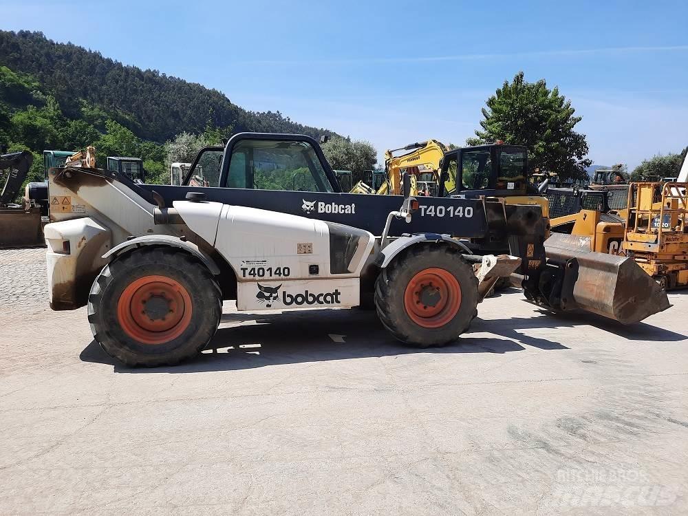 Bobcat T40-140 Ретрак/ Високоповдигач с изместване на вилката напред