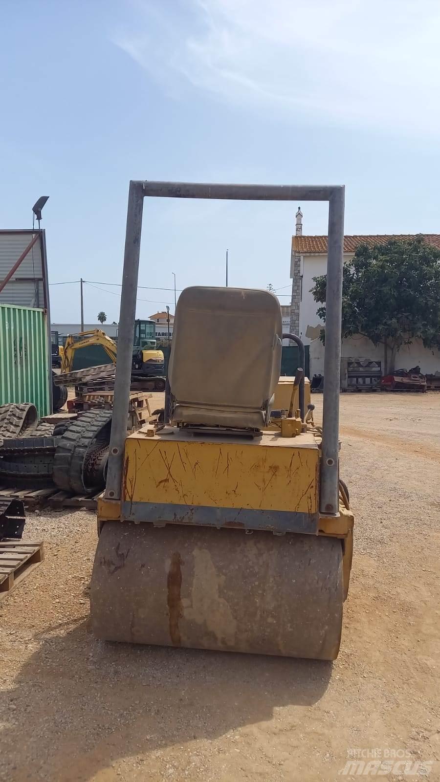Bomag BW120AD Двойни барабанни ролки
