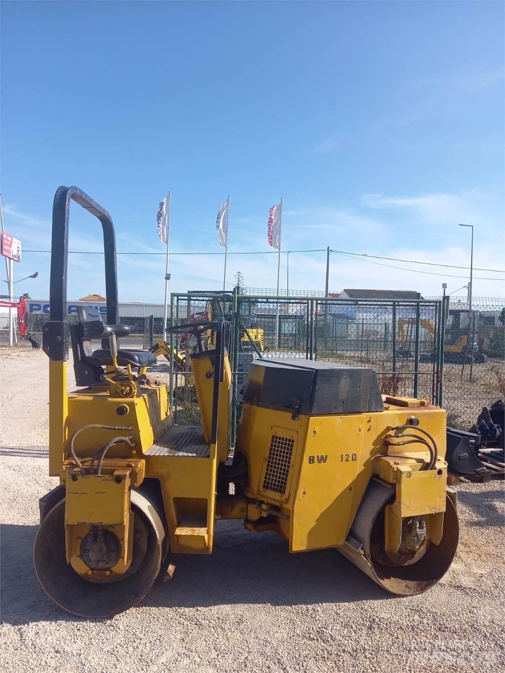 Bomag BW120AD Двойни барабанни ролки
