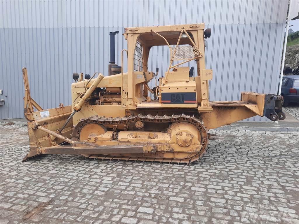 CAT D4E Тръбополагащи булдозери
