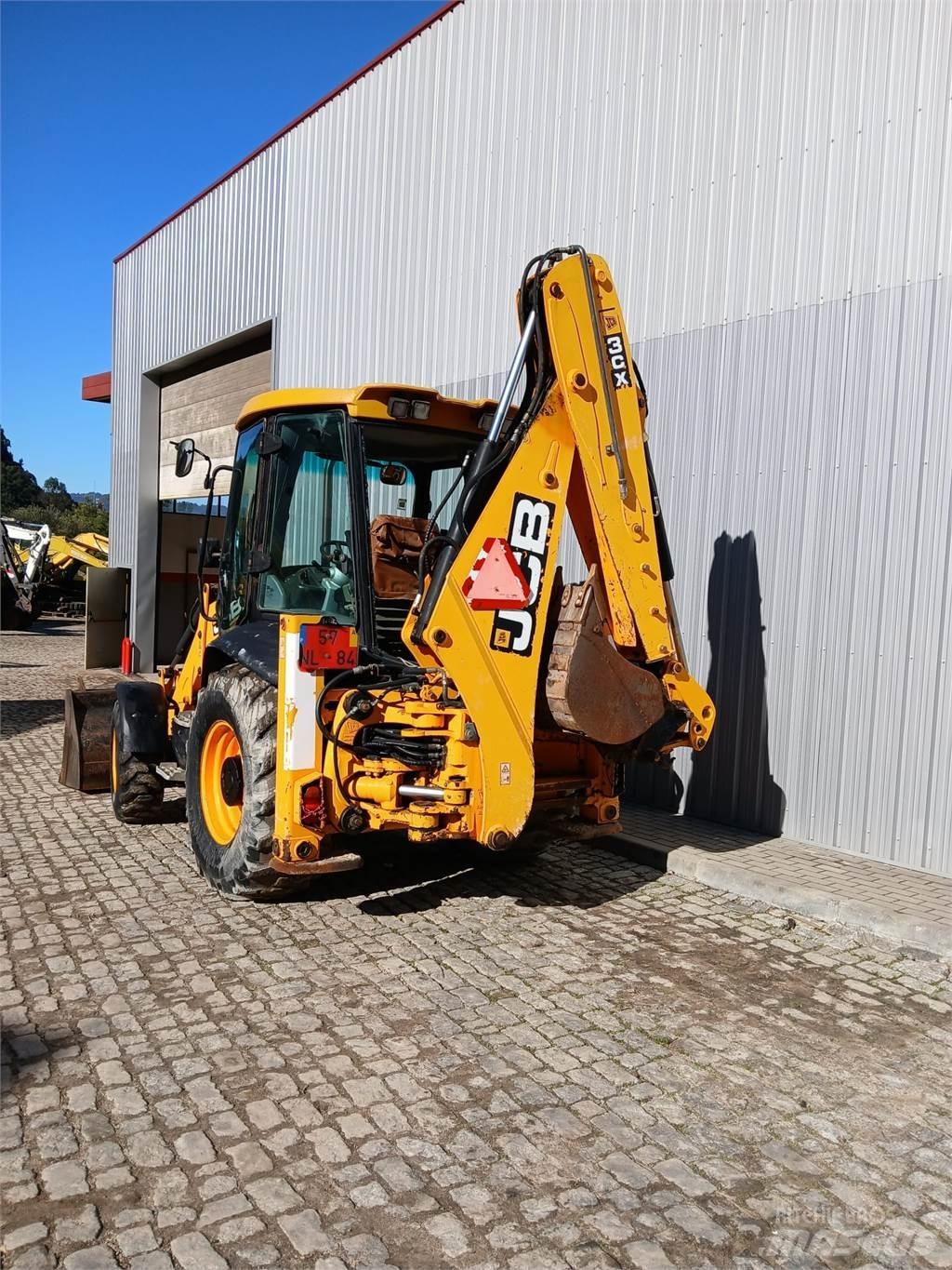 JCB 3CX Товарач със заден ексватор
