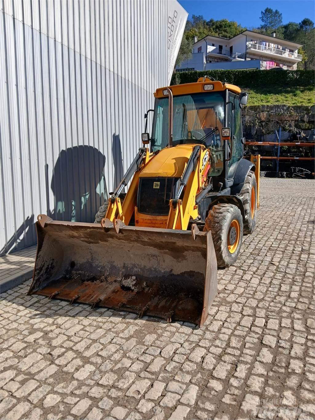 JCB 3CX Товарач със заден ексватор