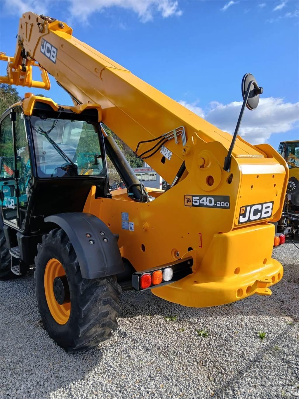 JCB 540-200 Ретрак/ Високоповдигач с изместване на вилката напред
