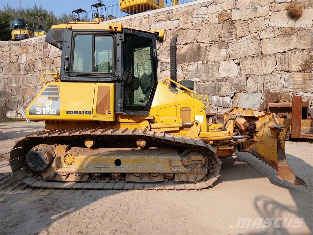 Komatsu D51PXI-22 Тръбополагащи булдозери