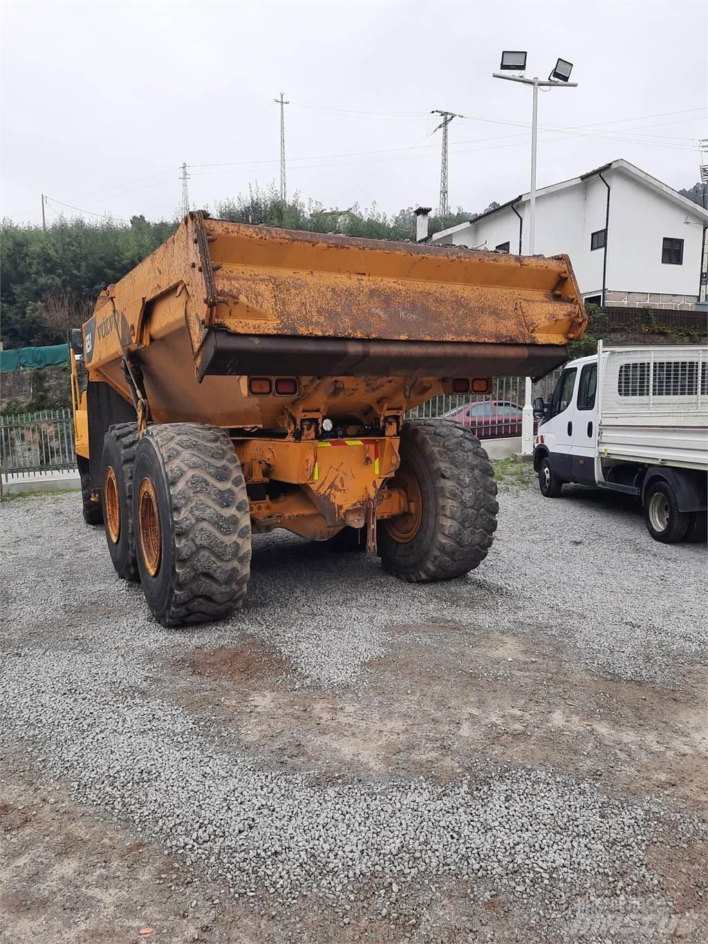 Volvo A25D Странични самосвали