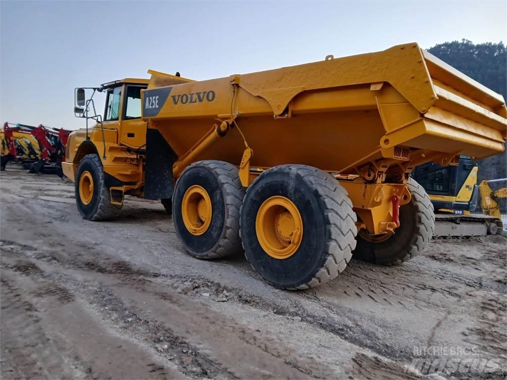 Volvo A25E Странични самосвали