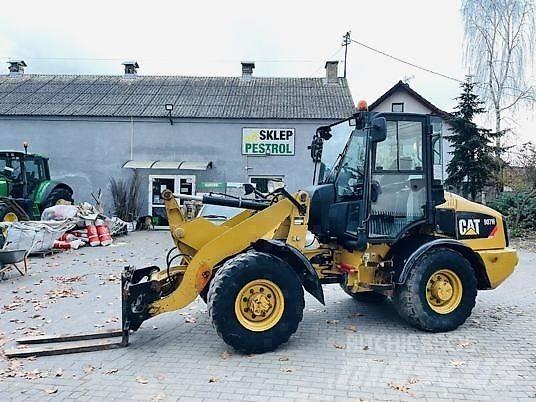 CAT 907H Колесни товарачи