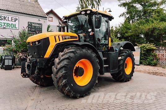 JCB FASTRAC 4220 Трактори