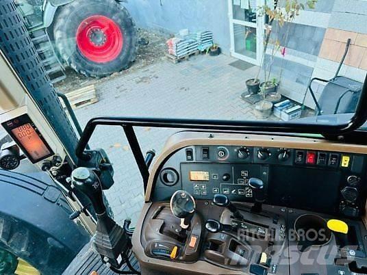 John Deere 7820 Трактори