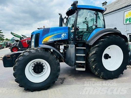 New Holland T8020 Трактори