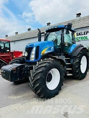 New Holland T8020 Трактори