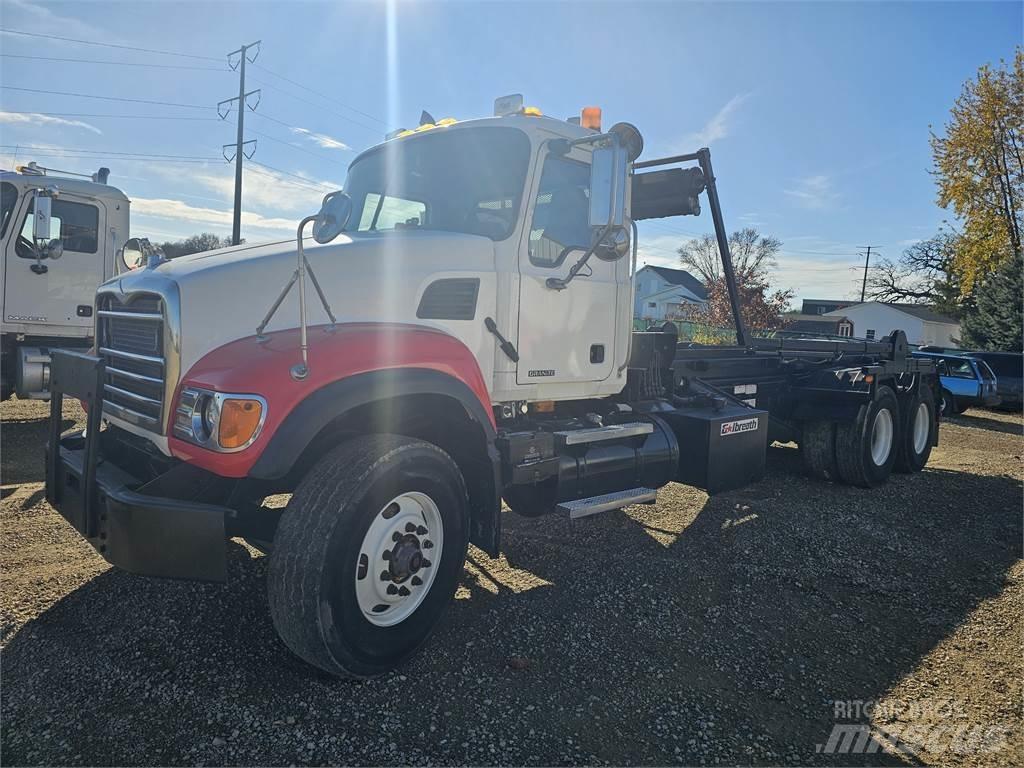 Mack CV713 Други