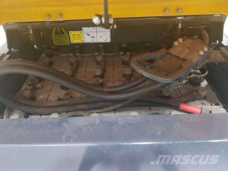 Aisle-Master 15NE RENTAL Високоповдигачи за работа в тесни коридори