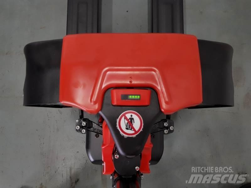 EP F4 PALLET TRUCK Ръчно водими