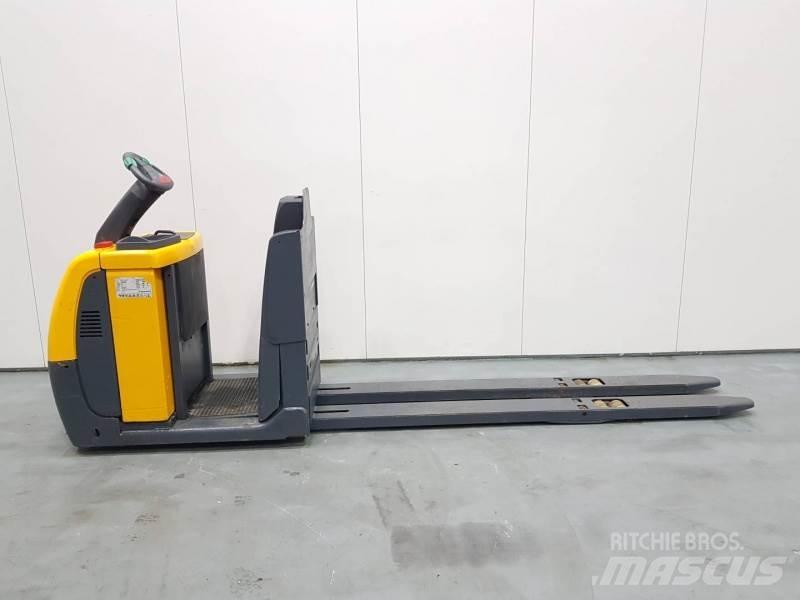 Jungheinrich ECE220 XL Машини за комисиониране средноповдигачи